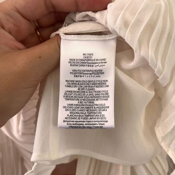 BCBG MAX AZRIA Asymmetrical Pleated Faux Wrap Top Size XS - Picture 4 of 6